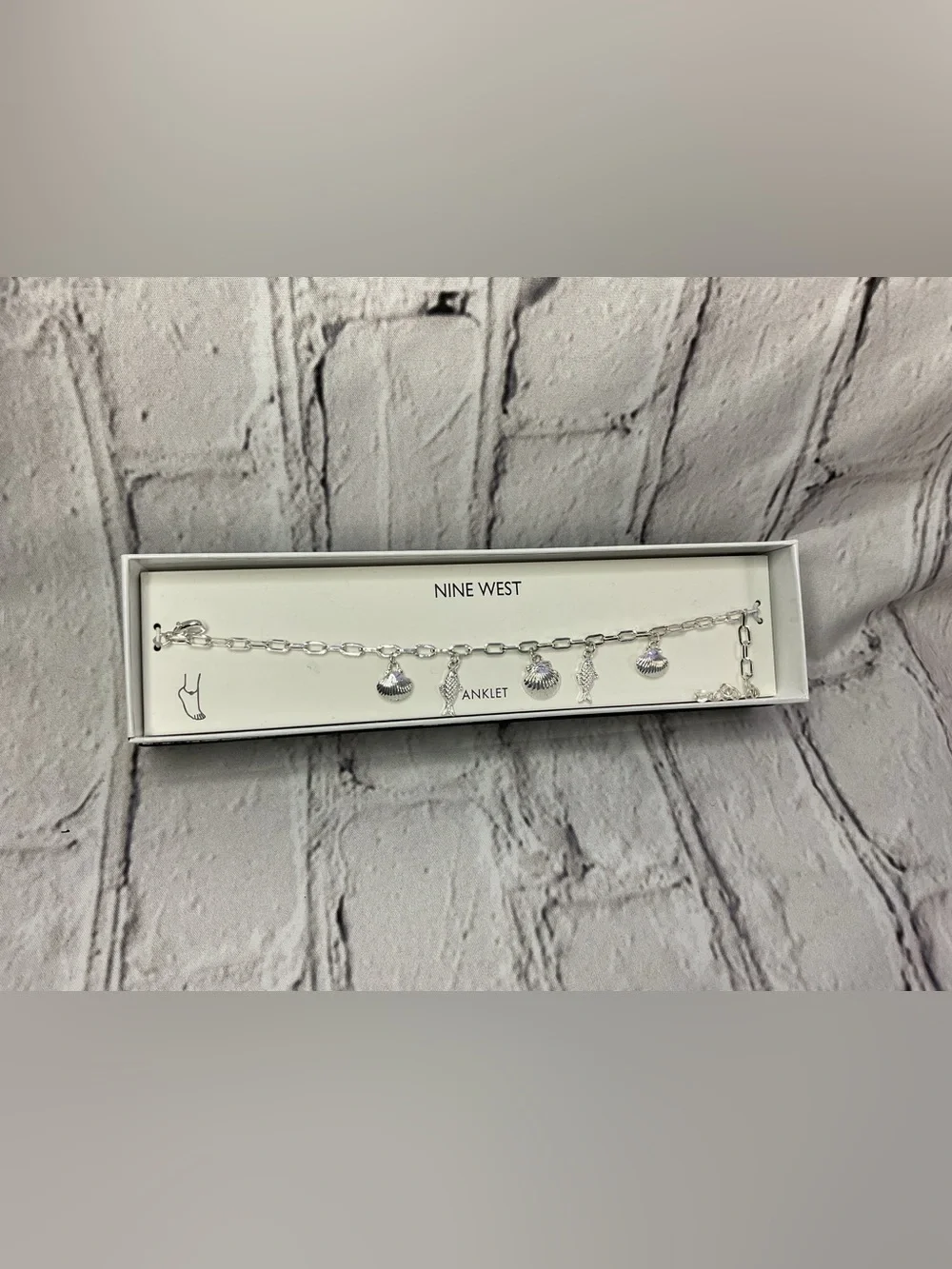 🌟🌟Nine West Silver Seashell & Fish Charm Anklet